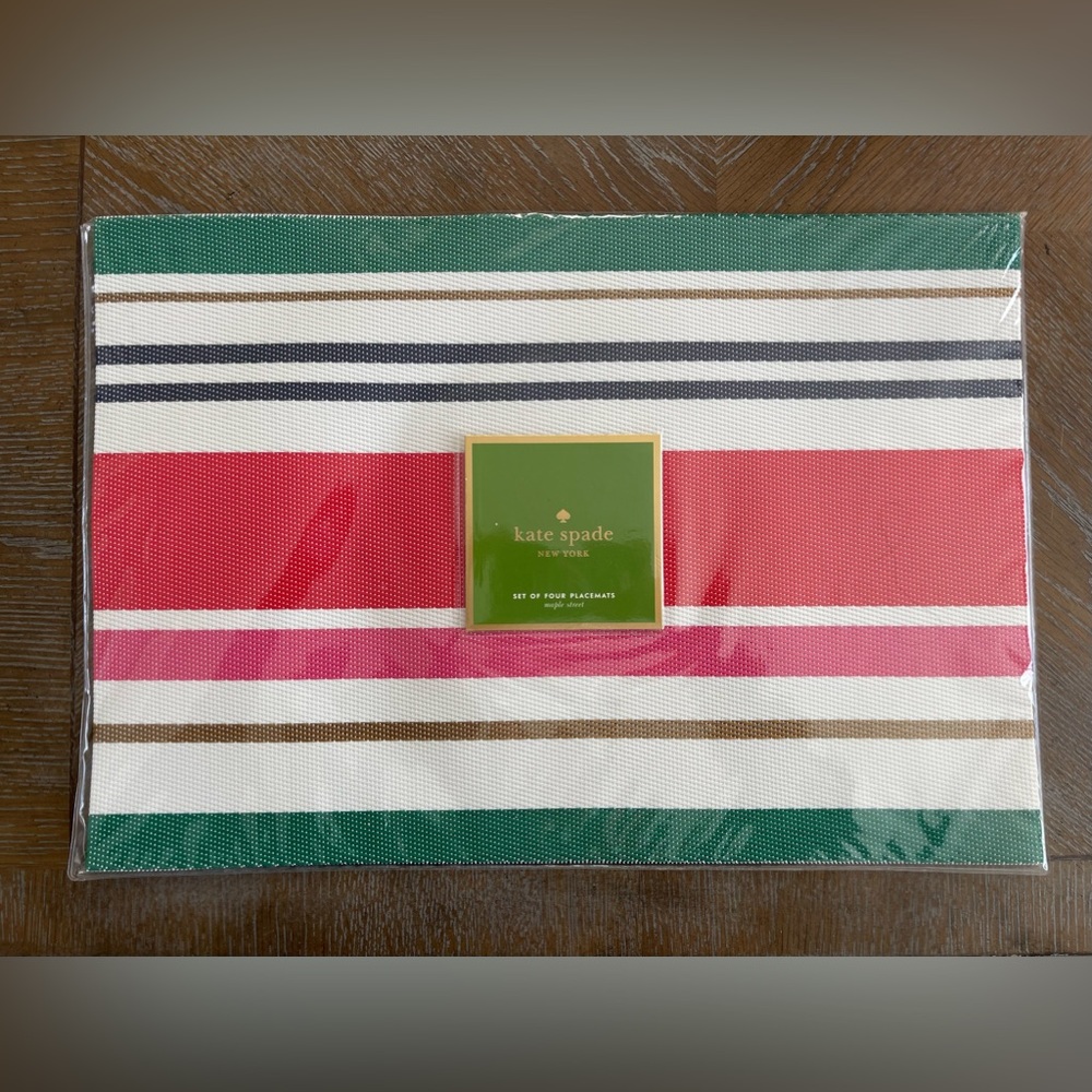 Kate Spade Maple Street placemats. Set of 4. - Picture 6 of 8